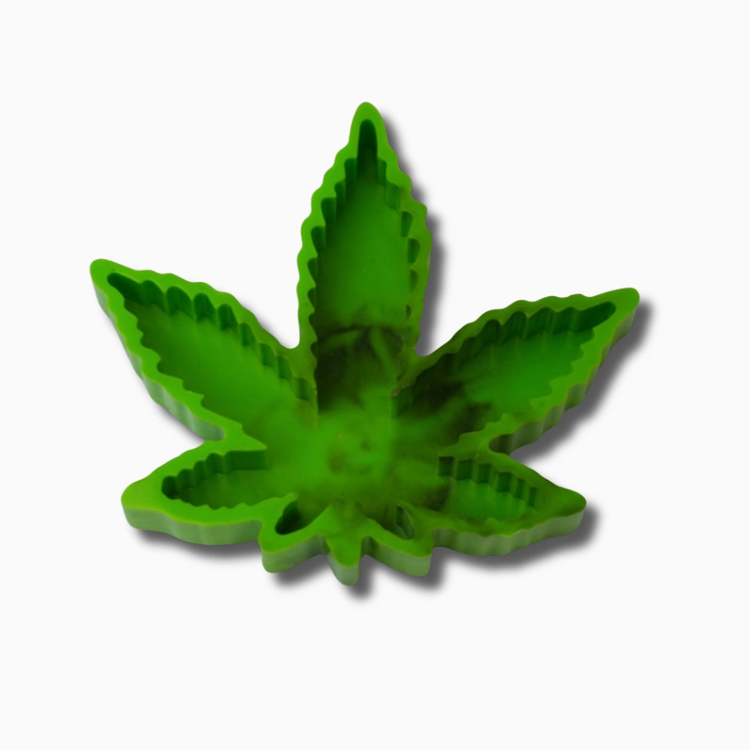 Hemp Leaf Resin Glow in the Dark Ash Tray